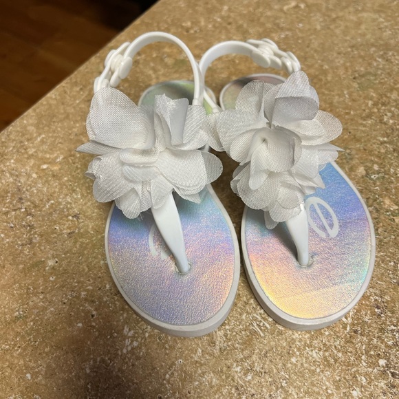 Bebe girls shoes size 9-10 - Picture 2 of 4